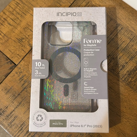 Incipio Other - Incipio - Forme protective hard shell case with MagSafe for iPhone 15 Pro
